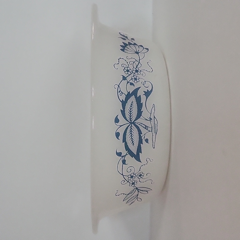 Glassbake Blue Onion By McKee 1 Quart Round No Lid